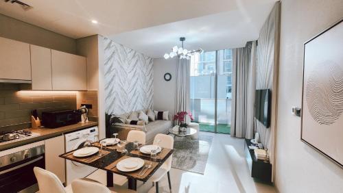 Dubai Apartment | STAY BY LATINEM Luxury 1BR Holiday Home CV A103 near Burj Khalifa
