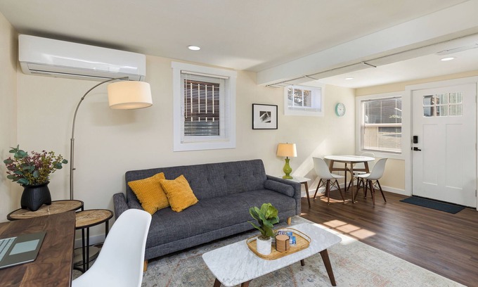 North End Apartment | Stay Cool - AC! Perfect for Exploring Tacoma. Pet Friendly. Free Parking.