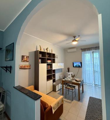 Aurora Apartment | Stay Easy - Centro storico a Piedi e Parcheggio gratuito