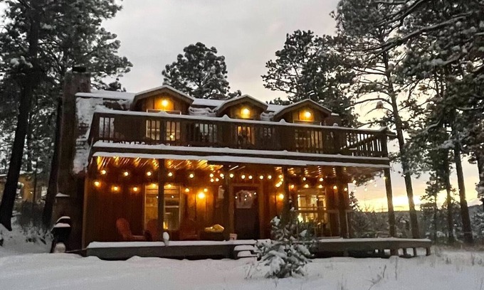 Ruidoso Cabin | Stay Happy | Cozy Fireplace, Near Activities!