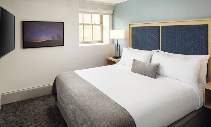 Orono Hotel | Stay in the Heart of UMaine with Access to its Amazing Facilities! Parking