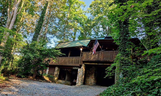 Cherokee Cabin | Stay in the Treehouse Lodge! Hot tub, game room, fire place, wrap around porch!