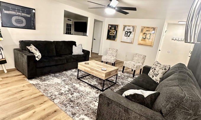 Green Bay House | Stay just a short walk -0.3- miles from Lambeau!