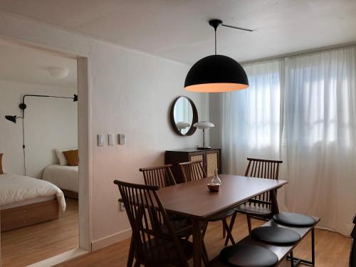 Itaewon Apartment | Stay Midcentury