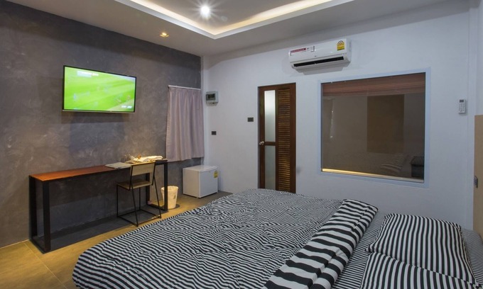 Phunphin Hotel | Stay near Surat Thani Airport & Train Station with cosy room