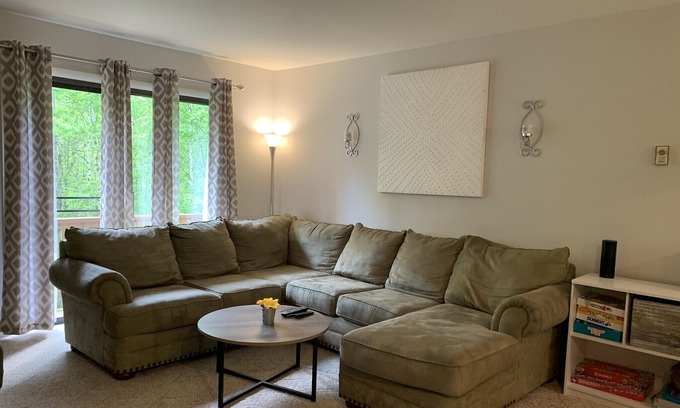 Hunter Condo | Stay ON Hunter Mountain in updated comfy 3 bed 2 bath with fireplace