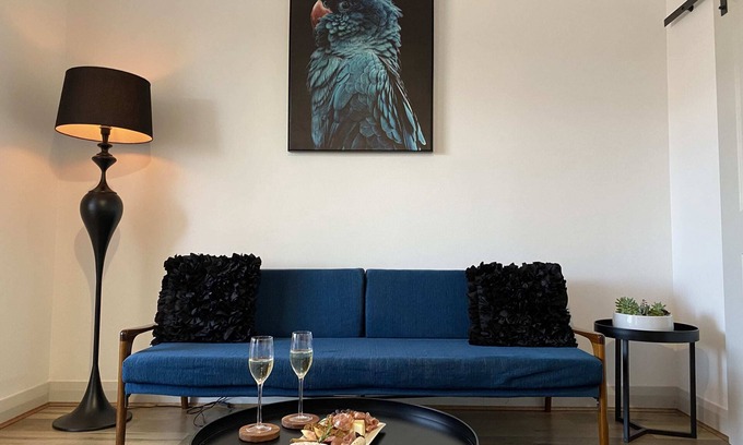 Orange Apartment | Stay on Summer | CBD Apartment