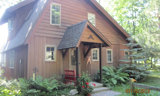 Forest Beach Cottage | Stay On The Tunnel Of Trees Scenic Highway