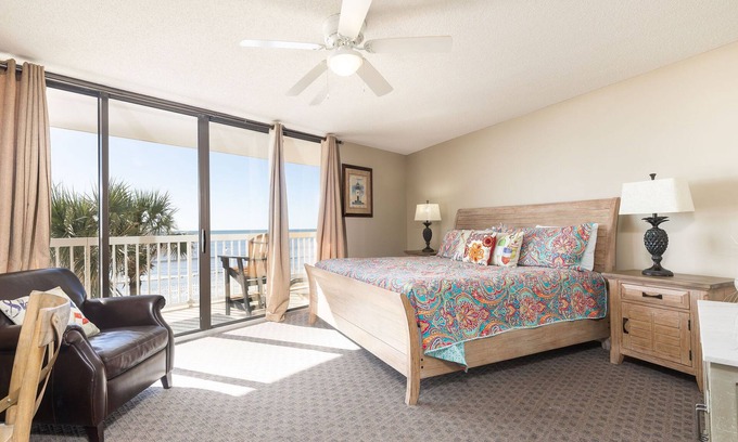 Folly Beach Condo | Stay @ Peaches & Cream on Folly Beach