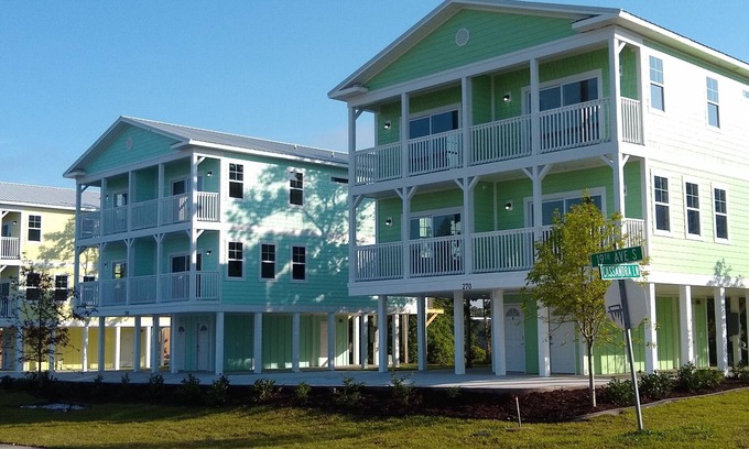 Myrtle Beach House | Stay & Play Sports Travel, New Construction, Pet Friendly nCovered Parking