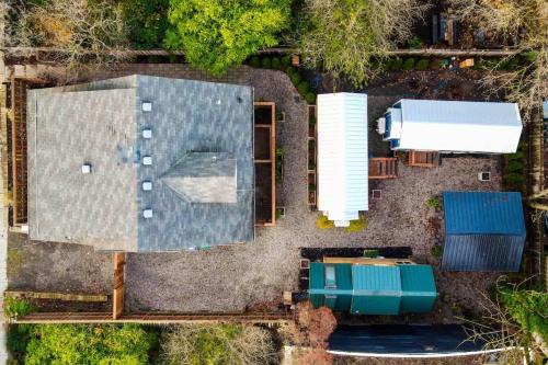 Hosford-Abernethy House | Stay Portland - Restored Farmhouse & Backyard Tiny House Village