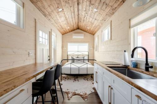 Alberta Arts District House | Stay Portland - The Tiny Farmhouse on Alberta