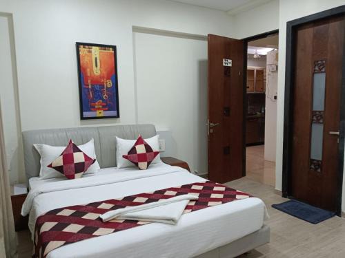 Santacruz House | Stay Retreats At Welcome Apartment - Corporate Rooms In Vakola