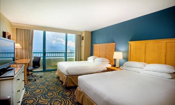 Brush - Stewarts Hotel | Stay Right on the Beach! 2 Modern Units! 2 Pools and Spa Center, Parking!