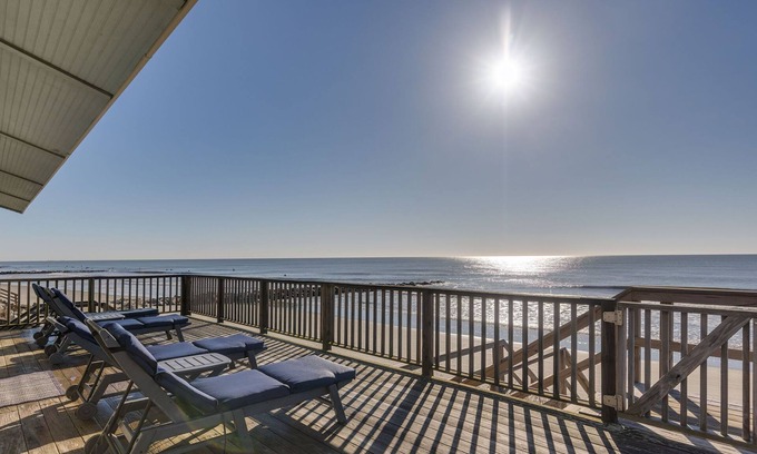 Folly Beach House | Stay @ Sea Cookie! Classic, Updated Beach Home