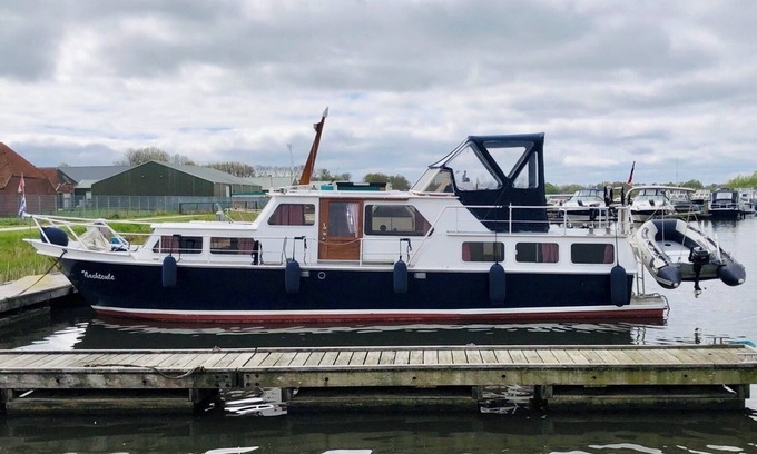Vechelde Boat Rental | Stay with Maritime Flair on a Vintage Yacht