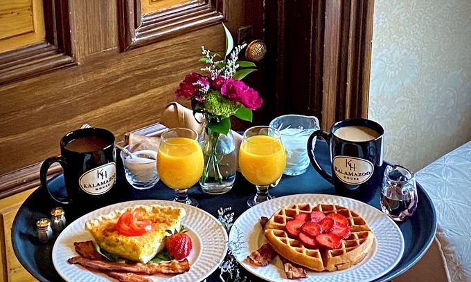 Central Business District Bed & Breakfast | Stay with us and you'll see why we are ranked #1 lodging in Kalamazoo, MI.