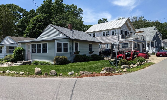 York Beach Cottage | Stay Year Round at Memories Cottage, York Beach, Maine!