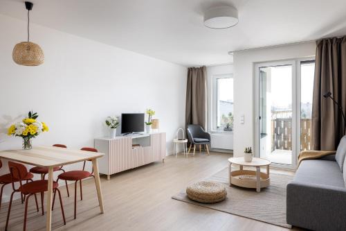Prague 13 Apartment | Stay2gether Japandi Homestay for 4 - Metro B Luka