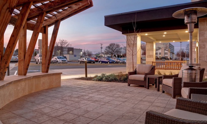 Overland Park Hotel | Staybridge Suites Overland Park - Kansas City S by IHG