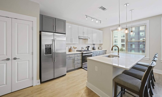 Charlotte Condo | StaysByWalker 3BR Waverly - 1G WiFi/King Beds/Gym