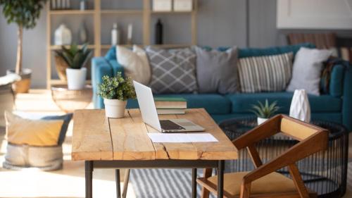 Downtown Los Angeles Apartment | StaysPro - GORGEOUS Hollywood Living Los Angeles