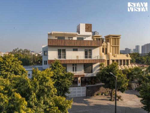 Noida Villa | StayVista at Golfwood Manor with Terrace, BBQ, WiFi