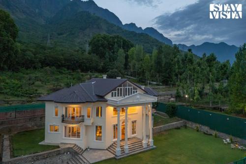 Nishat-Shalimar Villa | StayVista at Palais Vienna with Lawn, Bonfire & BBQ