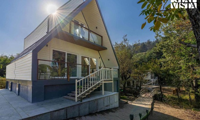 Srinagar Villa | StayVista at Pickwick Cottages