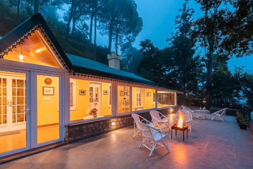 Kasauli Villa | StayVista at Springfield with Bonfire