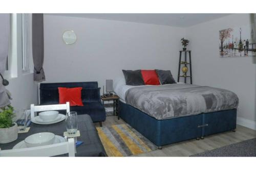 Crofton Park Apartment | StayZo - Crofton Park - Central London refurbished Studio