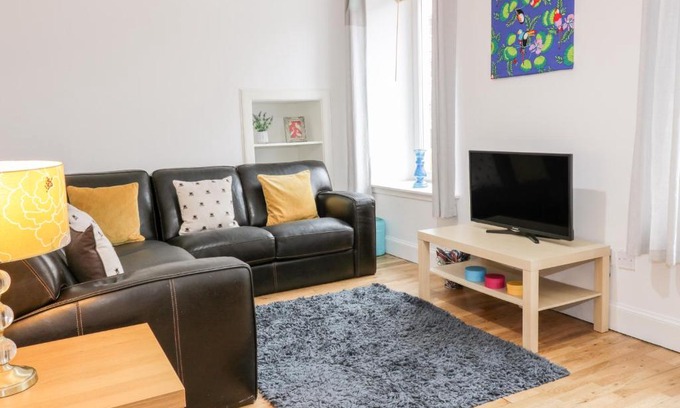 Leith Apartment | Stead's Place, Edinburgh