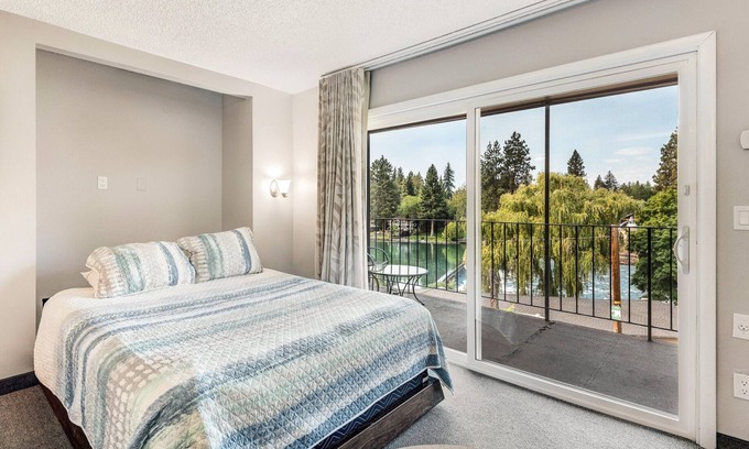 Orchard District Condo | "Steidl Hands" Riverfront Condo-No Better Place in Bend