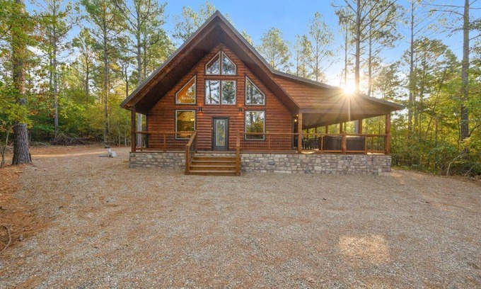 Pickens Cabin | Step to SeasonalCreek Foosball & Tetherball Too