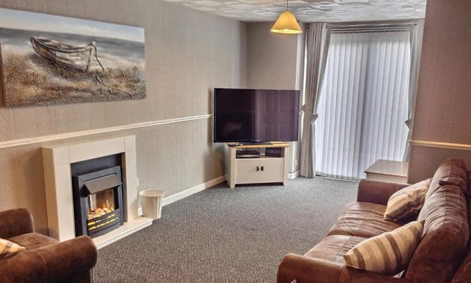 Amroth Apartment | Stepaside Holiday Home