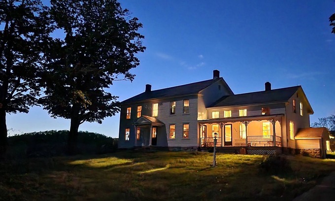 Shaftsbury House | Stepping back into time. Shaftsbury,Vt. nRolling farm land views close to town!