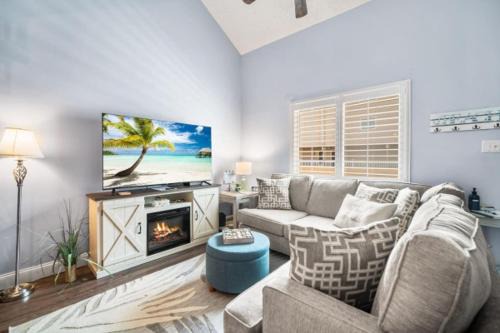Southend House | Steps 2 beach Ocean view Pool Parking