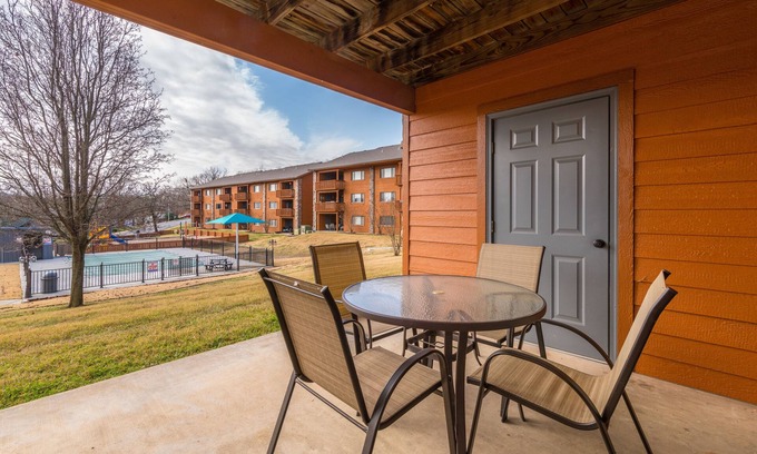 Table Rock Condo | Steps away from the outdoor pool. Family friendly Branson retreat.