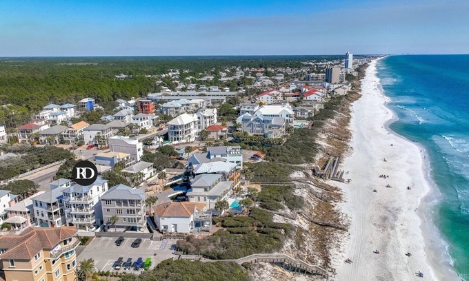 Seawalk Circle House | Steps From Beach Access + Private Pool- Sunset Lounge by Royal Destinations