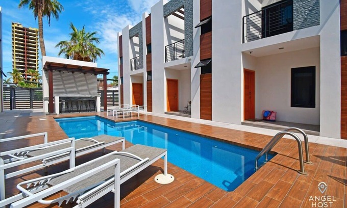 La Paz House | Steps from Beach, Pool & Dining, Central Location