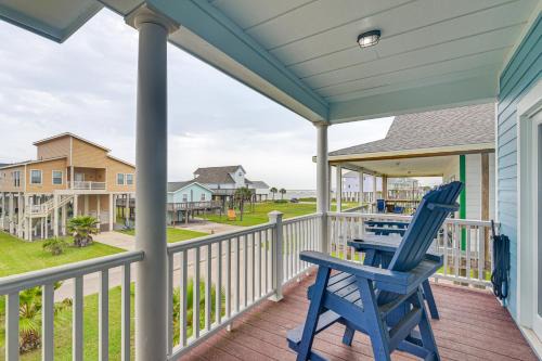 San Luis House | Steps from Gulf Freeport Home with Water Views