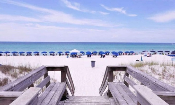 Fort Walton Beach Condo | Steps From Paradise- Island Sands 104