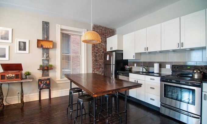 Tower Grove South Apartment | Steps from S Grand Ave and Tower Grove Park