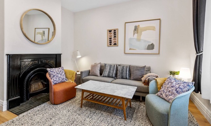 Abbotsford House | Steps from Shops - Abbotsford 3-Bed Home with Yard