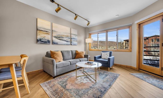 Deer Valley Condo | Steps From Ski Lift! Garage Parking Included!
