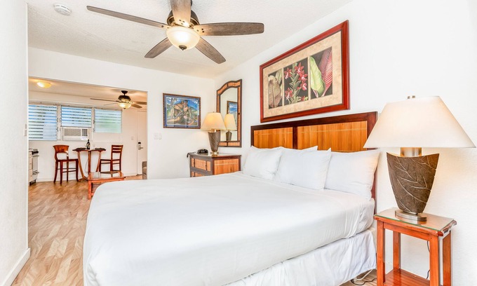 Waikiki Condo | Steps from the Beach Family Retreat w/Free Parking in Boutique Style Building