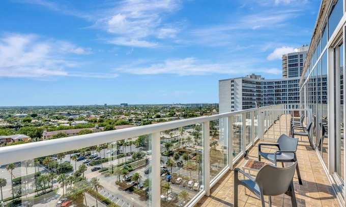 Bermuda Riviera Apartment | Steps from the Beach - Penthouse