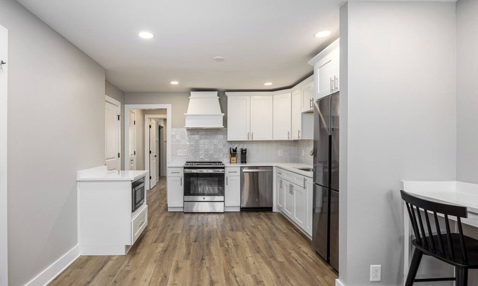 Hillsboro West End House | Steps from Vanderbilt | The Nomad #12