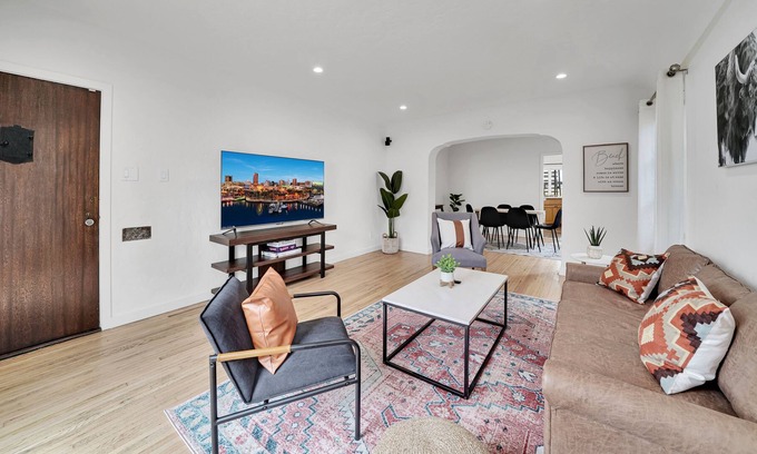 Belmont Heights House | Steps to Beach & 2nd~Gorgeous Belmont Shore Home