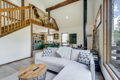 Carbondale House | Steps to Crystal River Hideaway with Mountain Views
